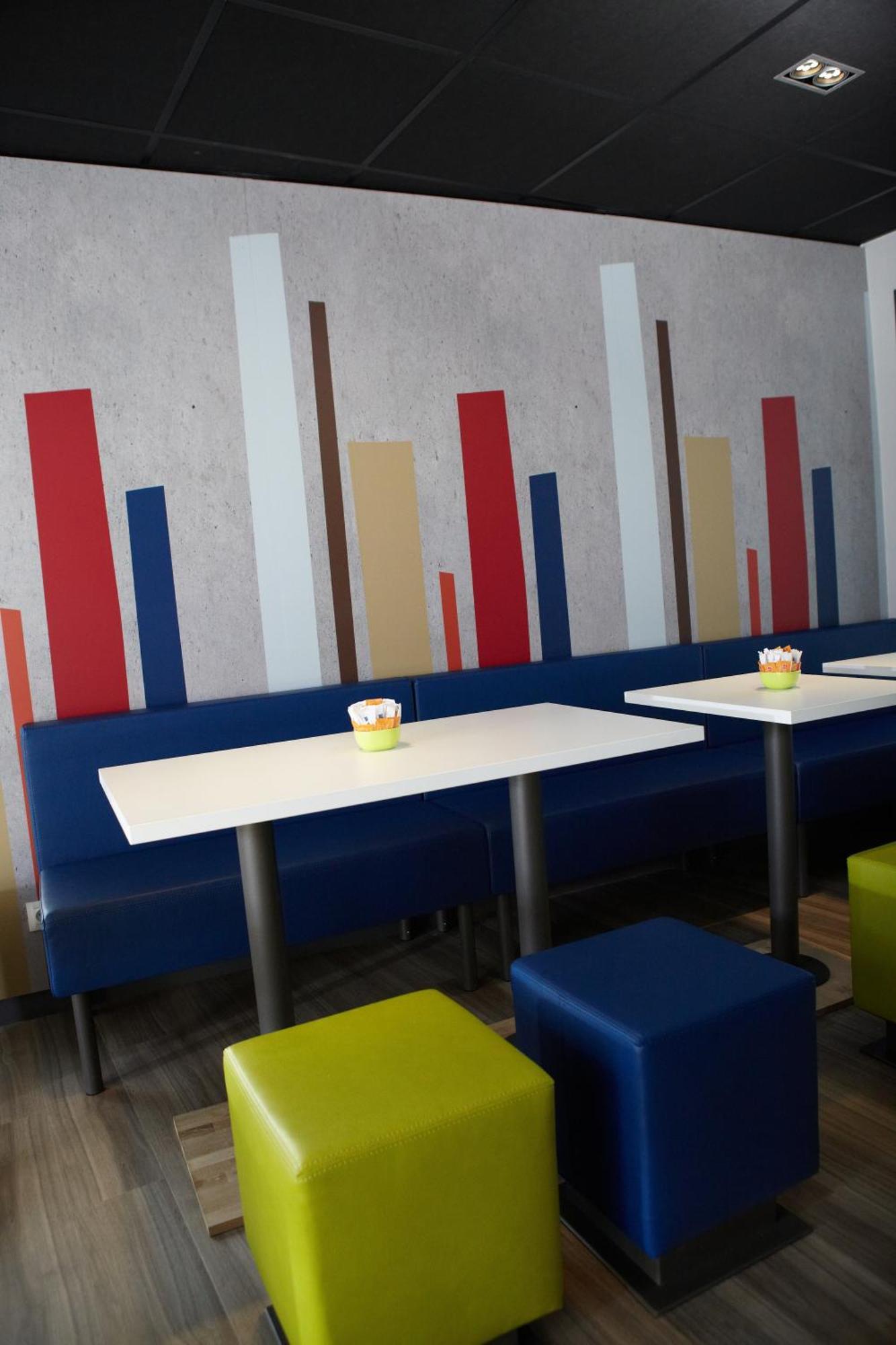 Ibis Budget Pontarlier Exteriör bild